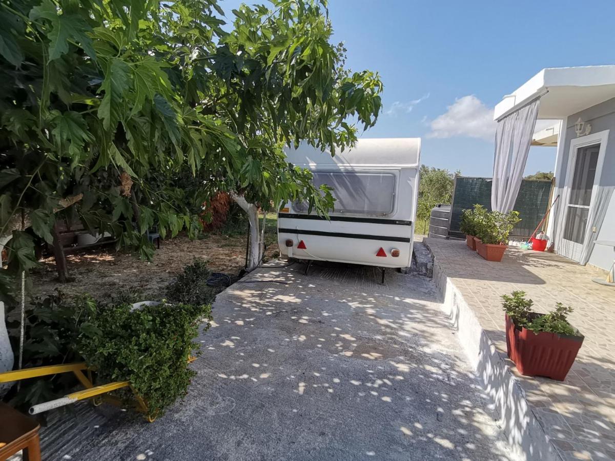 Green Garden Caravan Otel Agrilia Dış mekan fotoğraf
